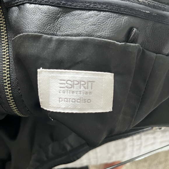 Black leather mini dress by a Esprit great condition size4-6 can’t seem to find - Picture 2 of 4